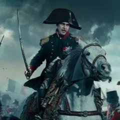 Napoleon: Recenzja filmu. Czy Ridley Scott zabił historię?