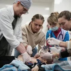 Pobudka film: Poruszający dokument o dzieciach w obliczu traumy