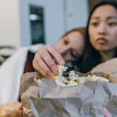 Wieczór filmowy w gronie znajomych – jak go zorganizować?