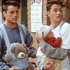 Chandler Bing: Sarkazm, ewolucja i dziedzictwo Perry'ego