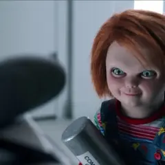 Laleczka Chucky V: Nietypowy Horror z Nutą Komedii i Nową Postacią
