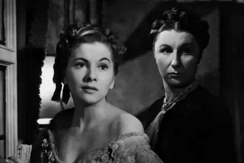 Film Rebeka 1940: Dlaczego klasyk Hitchcocka wciąż fascynuje?