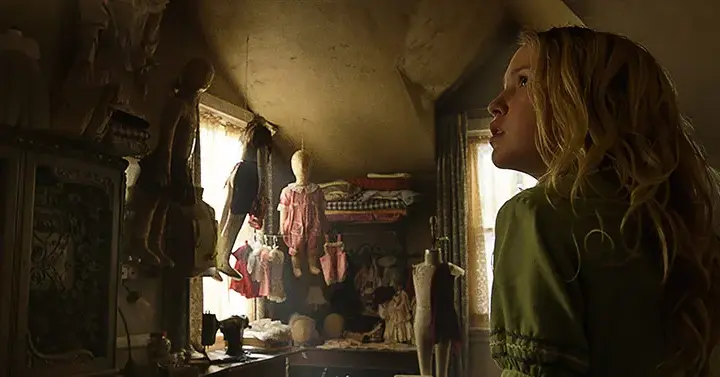 Poznaj przerażającą historię Annabelle: narodziny zła i demoniczne początki lalki