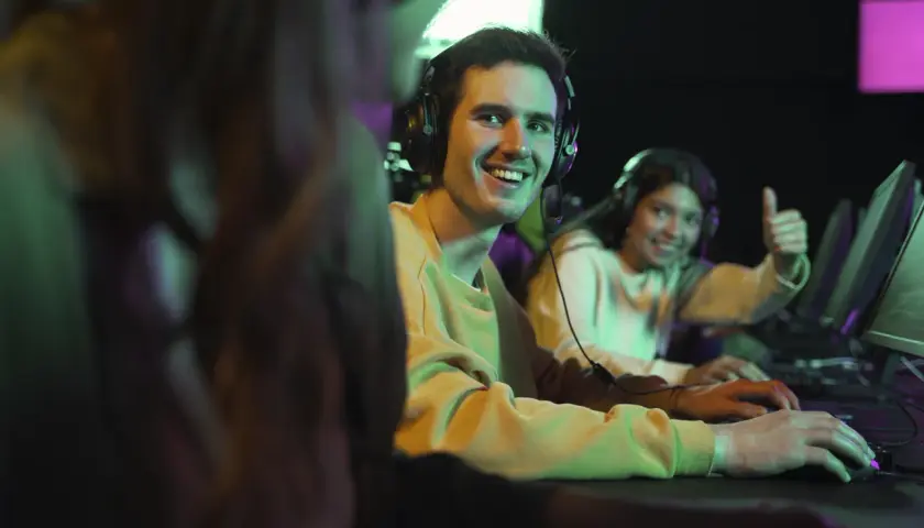 Nowy ekran rywalizacji: e-sport i jego filmowe odbicia