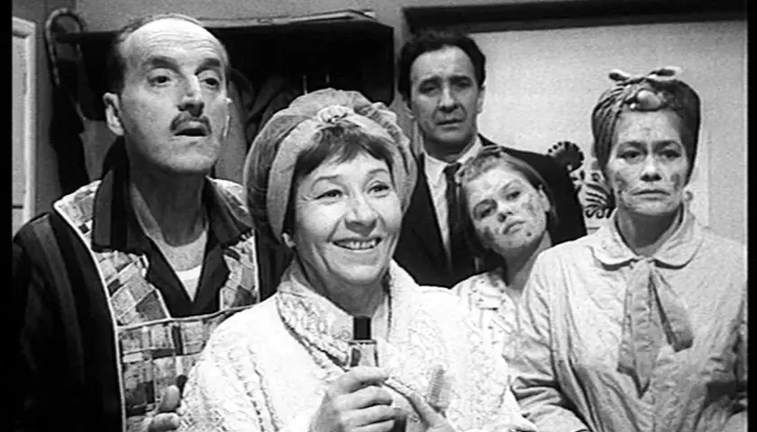 Film Wojna domowa - kultowy serial o życiu rodzinnym w czasach PRL