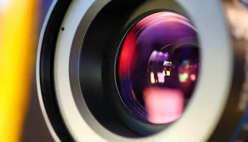 Ile waży film w 4K? Zaskakujące rozmiary plików i ich wpływ na storage