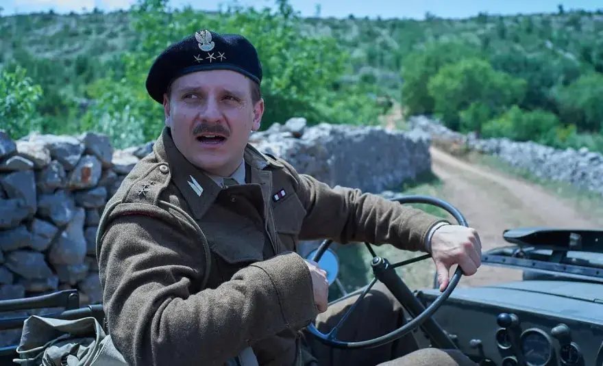 Stare polskie filmy wojenne: Klasyka, propaganda i gdzie obejrzeć