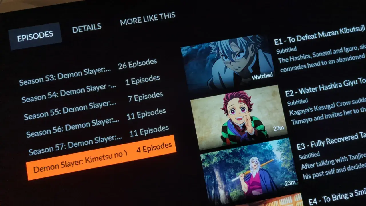 Widok listy odcinków anime Demon Slayer: Kimetsu no Yaiba. Widzimy, że ile sezonów ma Demon Slayer, a konkretnie sezon 57 z 4 odcinkami.