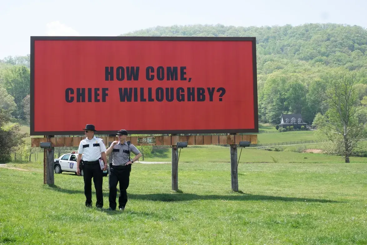 Trzy billboardy za Ebbing, Missouri - Analiza nagradzanego dramatu
