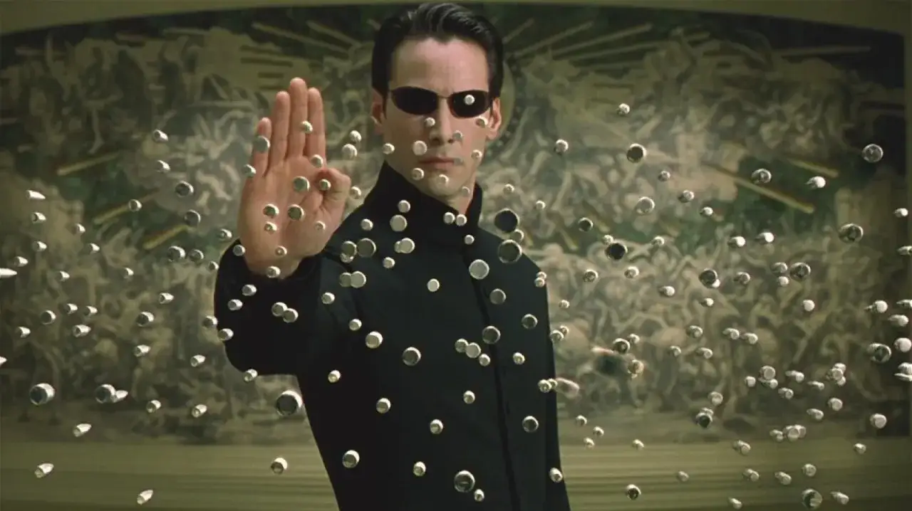 Matrix film scena Neo bullet time