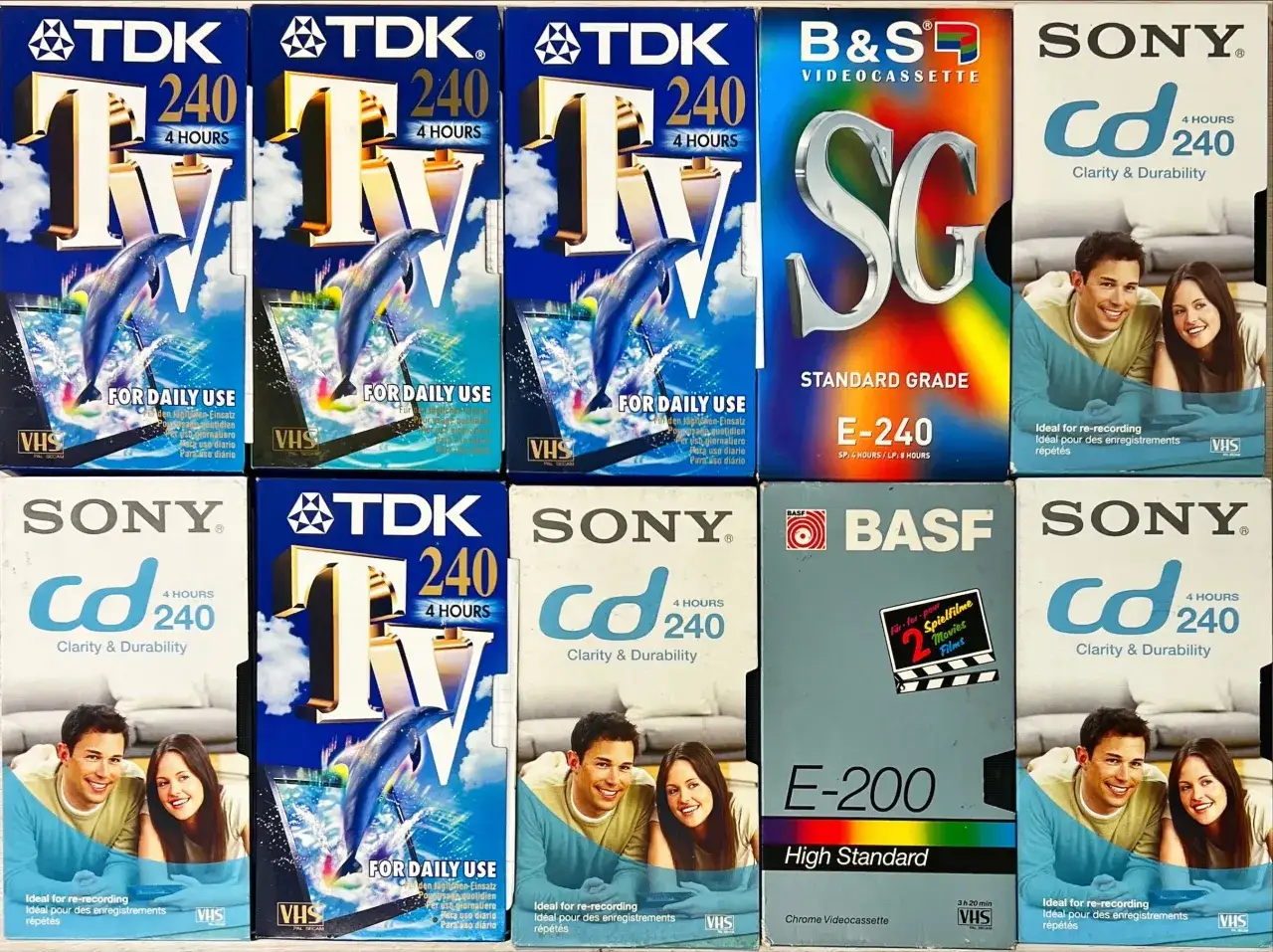 Kolekcja kaset VHS lat 80.