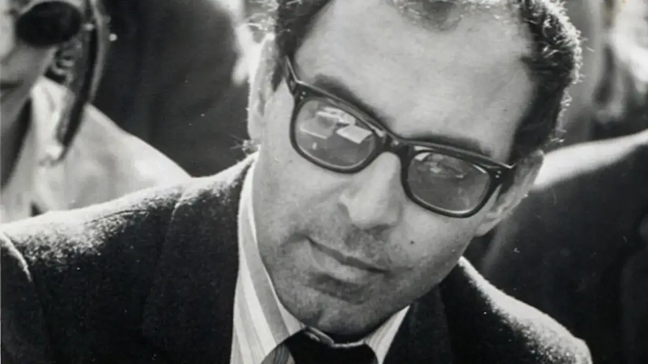 Jean-Luc Godard młody reżyser czarno-białe zdjęcie